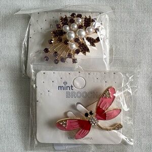 Pair - Mint Whimsical Brooch - Dragonfly & Burst Design with Purple Rhinestones